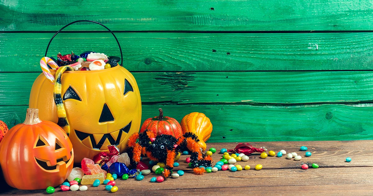 How 10 Popular Types of Halloween Candy Rank in Terms of Oral Health